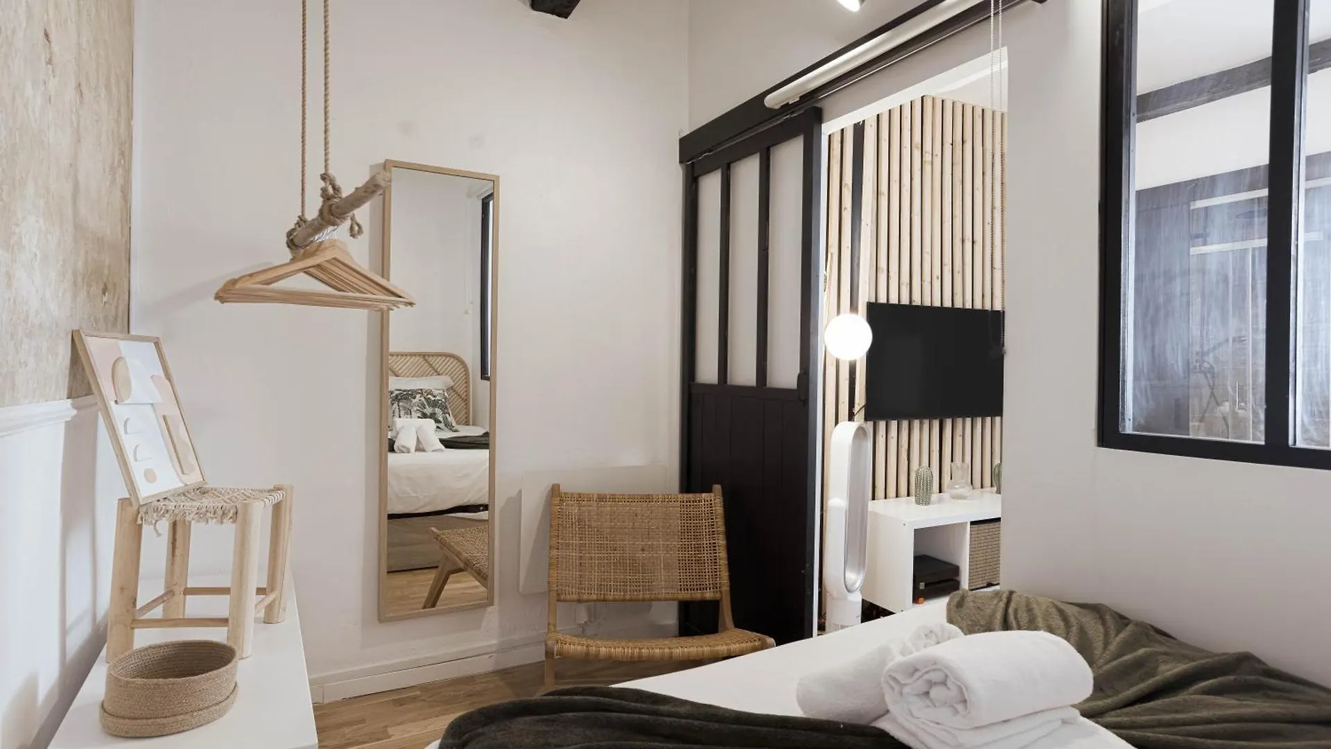 Apartment Charme Du Suquet - 12Mn Du Palais&Plage, Cosy, Neuf Cannes France
